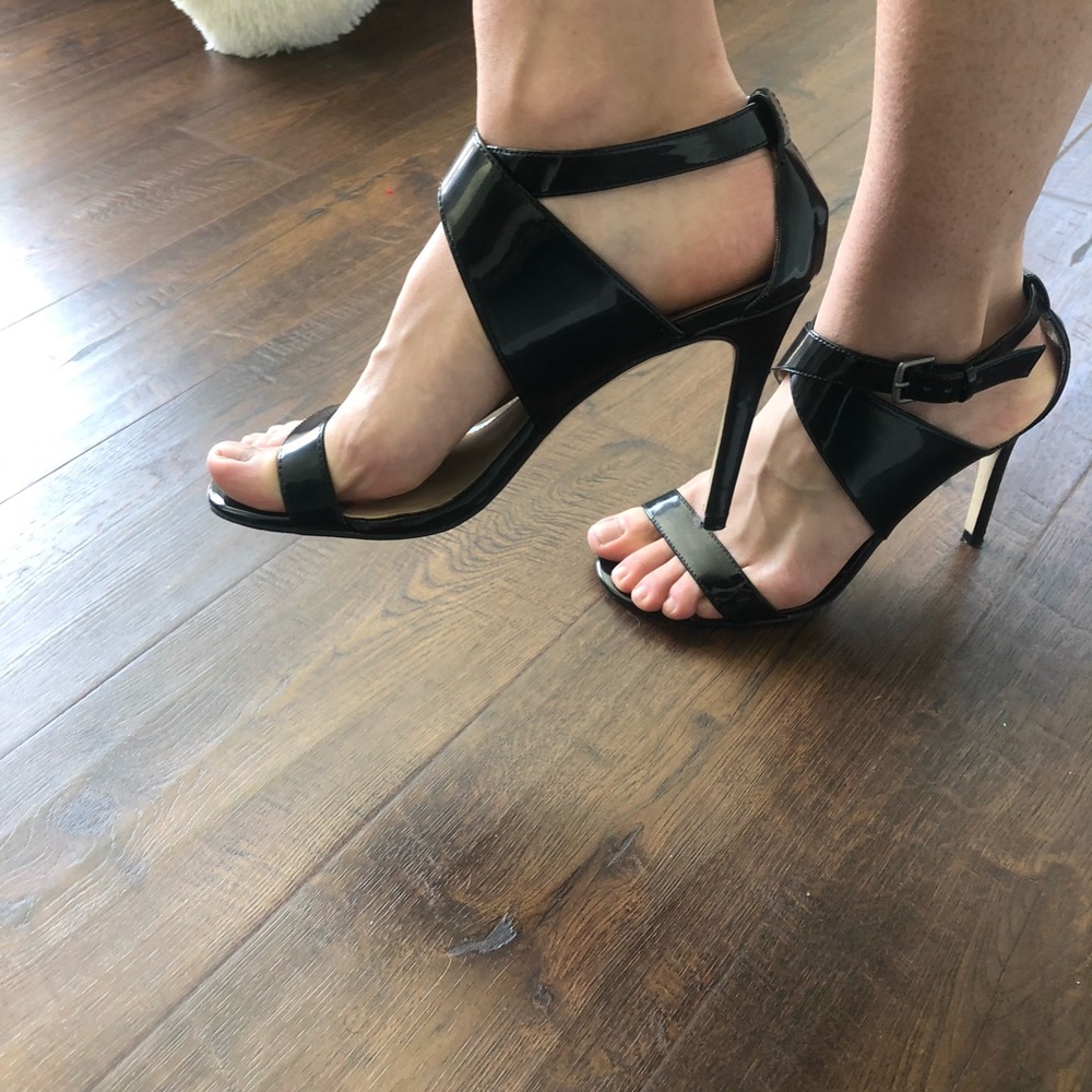 Heels - Picture 3 of 4